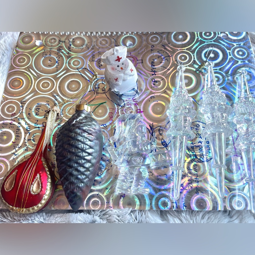 Lot 7 ornaments: Blown glass mandolin/pinecone/icicles/Red Cross snowman bell